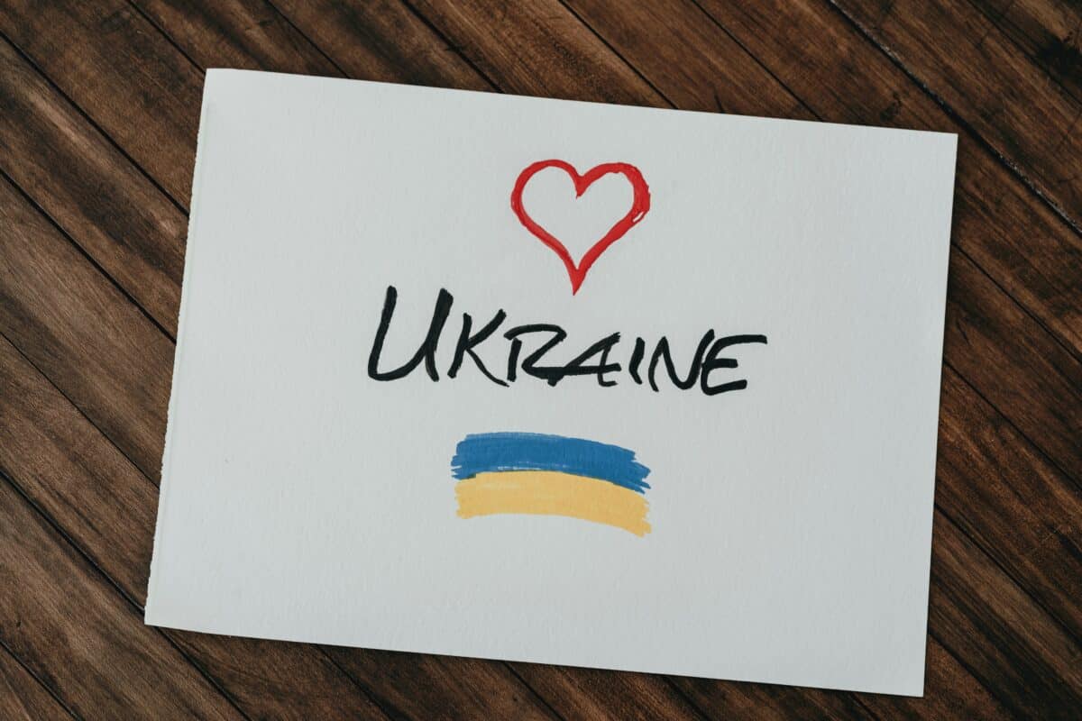 Image of Ukraine flag and a heart.
